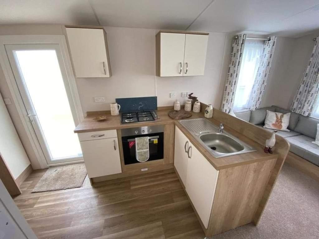 Cabin Zest Sandown Exteriör bild